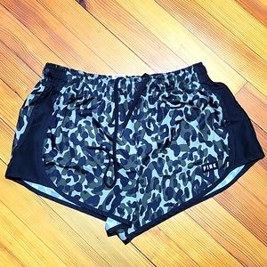 PINK Runners shorts, Large